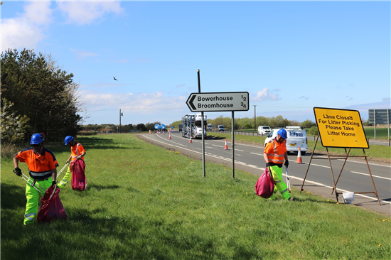 Litter pick on A1